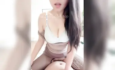 [New product in December] Original Cape God [My sister gave it to me for the first time] My sister wore open stockings and took out takeout for others to watch, and I finally fucked her until she squirted.