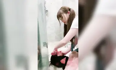 女生也可以很暴力 叛逆學妹【櫻桃小S】✅衛生間暴虐小哥哥，踩踏 添足 聖水 表面JK乖乖女私下竟然如此反差！