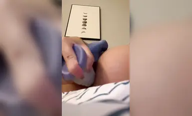 【12月新品】职校服装设计专业，大奶福利姬【77cjdmn】推特私拍，露出紫薇啪啪，满身写淫字，非常母狗(24)