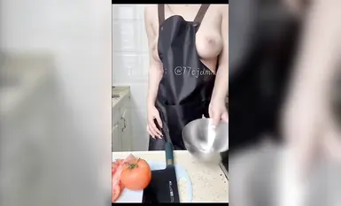 【12月新品】职校服装设计专业，大奶福利姬【77cjdmn】推特私拍，露出紫薇啪啪，满身写淫字，非常母狗(34)