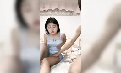 【姐妹雙飛】兩個極品蘿莉學生妹~道具自慰~情趣黑絲~3P #雙飛~爽死了~！ (3)