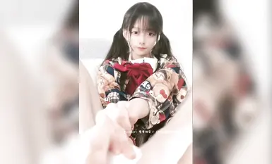 【玉足萝莉风嫩妹】，可爱双马尾，露脸小美女【要要饿晕了】推特福利，自慰口交足交，性爱，小母狗属性拉满(5)