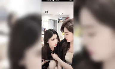 Douyin では、露出したスポット、美容ビデオ、福祉ビデオの小さなコレクションを披露する何千ものビデオが上映されました (52)