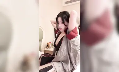 Douyin では、露出したスポット、美容ビデオ、福祉ビデオの小さなコレクションを披露する数千のビデオが上映されました (77)