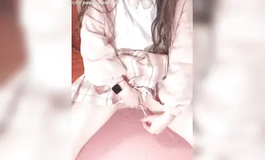 【青春無敵】，極品白虎粉穴，反差女神【燒酒sjcbsrbq】推特視圖全集，各種制服道具，紫薇噴水，內窺鏡看子宮 (14)