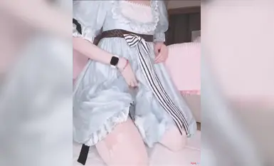 【青春无敌】，极品白虎粉穴，反差女神【烧酒sjcbsrbq】推特视图全集，各种制服道具，紫薇喷水，内窥镜看子宫(20)