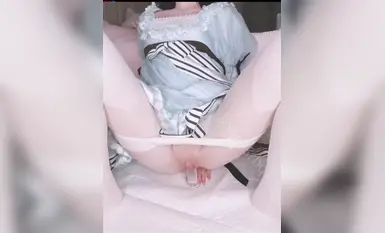 【青春无敌】，极品白虎粉穴，反差女神【烧酒sjcbsrbq】推特视图全集，各种制服道具，紫薇喷水，内窥镜看子宫(20)