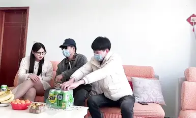 元旦跨年夜 被暗戀已久的女同學酒後強制打炮 無毛嫩穴騷母狗跪在我胯下邊吃雞巴邊叫爸爸