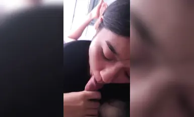 外表清纯内心是个反差骚货被男友调教成一个小母狗(1)