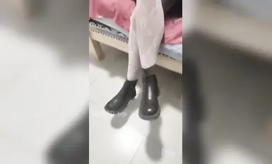 岬の近親相姦名人 【19歳娘】娘が彼氏とセックスする時にこの白い靴下を履いていたと言うので、欲情してしまい訳の分からない興奮を覚えました。