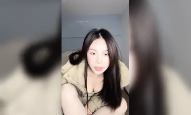 Ang super horny lady [Jia Jia] ay isang contrasting lady, seductive in stockings, deep throated with props, masturbating and penetrated wildly! (2)