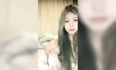 สาวมีชีวิตชีวาที่มีรอยสักยังคงน่าตื่นเต้น หากไม่มีรอยสัก สาวมีชีวิตชีวาก็มีรสนิยมน้อยลง