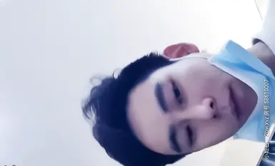 深夜場約了個黑裙性長腿妹子啪啪，如此美麗動人，要讓她穿上情趣裝口交撥開內褲上位騎坐猛操