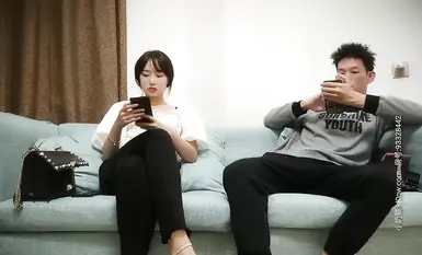 ฉันนัดสาวหน้าหวานมามีเซ็กส์ หลังจากคุยกับเธอ เธอก็ปล่อยเขาไป ฉันถ่ายออรัลเซ็กส์ จับหีเธอ ขี่เธอ และเย็ดเธอแรงๆ ในระยะใกล้