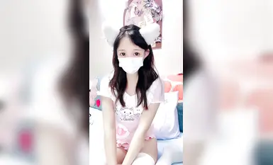 Ang "Sour Milk" School Beauty Girl ay Mapang-akit na Sumasayaw at Blowjobs sa Maramihang Walang Protektadong Kasarian (2)