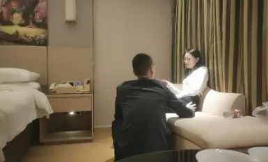 野马寻欢170CM极品长腿外围小姐姐，坐在身上各种摸