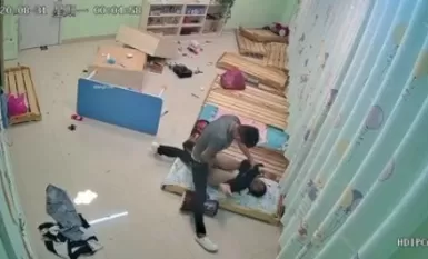 幼兒園監視器破解偸拍幼教小老師戀上渣男社會小青年 4