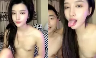 얼굴의 가치가 높은 여자는 굵은 음모와 강한 성욕을 가지고 있으며, 시종일관 얼굴을 노출 한 채 자위를 할 정도로 음탕합니다.