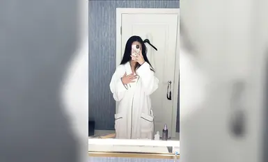 反差女神『八月未央』被大屌猛男疯狂抽插，小狗只配被打桩大鸡巴塞满小母狗的骚逼，淫水好多～满手都是2