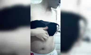 목욕하는 여동생