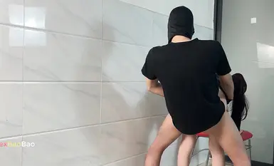 【Sexbaobao】身高165体重45kg的极品白幼瘦小m，被猥琐男无套抽插(1)