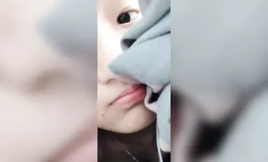 網友投稿 網聊調教在校生極品水嫩露臉女高學生沒私拍視頻和1v1露臉