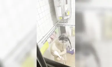 朋友邻居妹妹洗澡2