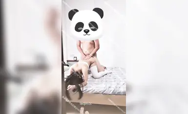 2025年1月最新，【魚哥徒弟探花】，兼職女大學生，乖乖女眼鏡妹，完美露臉，沒想到床上這么騷，缺少男友慾望很強