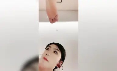 推荐颜值嫩妹【挖挖小土豆】第九弹，无毛馒头逼流浆,蜜桃臀粉奶粉逼，道具自慰，无套内射(4)