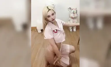 [เสี่ยวหลิงตัง] พิธีกรสาวเซ็กซี่ชาวเน็ตคนดังจ่ายเงินค่าเต้นเซ็กซี่บนห้องโดยสารชั้นหนึ่ง (16)