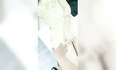 漂亮蘿莉美眉【榨精少女】帥鍋雞吧不都是一樣的嗎 啊爸爸要來了要噴水水 喜歡大叔的妹子身材苗條白虎鮑魚超粉 被操的不停噴水 內射