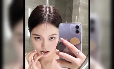 非常に美しい容姿を持つ女子大生と彼女のボーイフレンドのセックス自撮りが流出しました。大きなお尻の女の子が彼の上に乗り、ディープスロートし、ひざまずいて彼を舐めます。無邪気な小さな彼女は白い汁が出るまで犯され、卑猥な声を上げて非常にふしだらです！原書は出版されていない