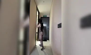 【2025年1月新流】綠帽淫妻癖，頂級身材，肥臀美少婦【h82625h】推特福利，真實偷拍勾引外賣，男技師 (10)