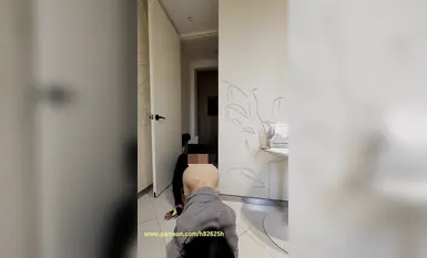 【2025年1月新流】綠帽淫妻癖，頂級身材，肥臀美少婦【h82625h】推特福利，真實偷拍勾引外賣，男技師 (12)