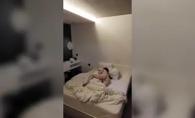 【2025年1月新流】绿帽淫妻癖，顶级身材，肥臀美少妇【h82625h】推特福利，真实偷拍勾引外卖，男技师(9)