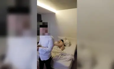 【2025年1月新流】绿帽淫妻癖，顶级身材，肥臀美少妇【h82625h】推特福利，真实偷拍勾引外卖，男技师(9)