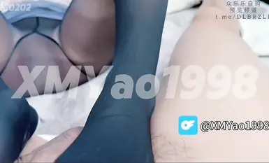 [Foot control cuckold ecstasy] 95-year-old cuckold couple beautiful legs queen "Xi Mengyao" paid resources black silk dance medyas footjob squeeze sperm, hayaan ang kapatid na babae na bigyan ka ng isang