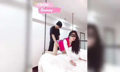 絕美高顏值逆天長腿女神『Vivian』南航空姐淫靡的私生活，撫媚身材制服簡直比空姐還有氣質，超美肉絲大長腿扶腰後入