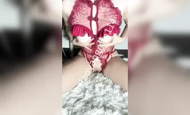 【2025年新流】可愛蘿莉型母狗！推特露臉福利姬【小羊咩咩】重金門檻視圖，裸舞，擴肛灌腸，道具自慰 (14)