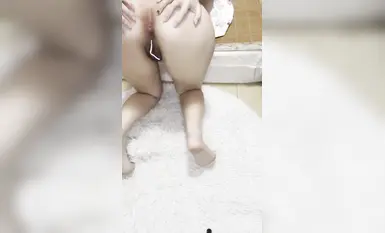 【2025年新流】可愛蘿莉型母狗！推特露臉福利姬【小羊咩咩】重金門檻視圖，裸舞，擴肛灌腸，道具自慰 (15)