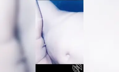 海角外站兄妹乱伦大神【也不熟】付费钻石贴，各种操妹妹，趁爸妈还在睡觉，偷偷起来去操熟睡的妹妹(12)