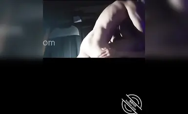 海角外站兄妹乱伦大神【也不熟】付费钻石贴，各种操妹妹，趁爸妈还在睡觉，偷偷起来去操熟睡的妹妹(12)