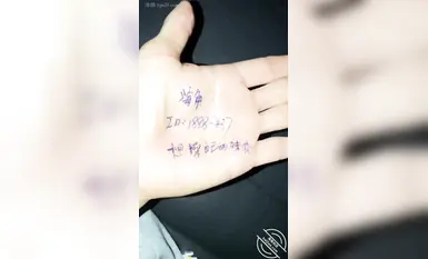 海角外站兄妹乱伦大神【也不熟】付费钻石贴，各种操妹妹，趁爸妈还在睡觉，偷偷起来去操熟睡的妹妹(4)