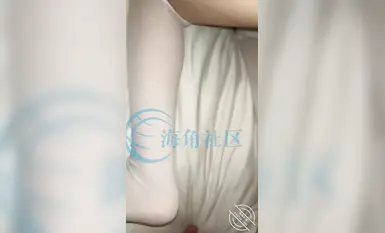 -海角女色狼『雅雅想睡亲哥』钻石贴合集，女追男隔层纱爆操失禁白浆流一床，淫荡的小逼逼被哥哥操喷了一床的尿(11)