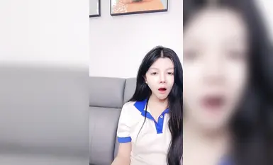 2025年2月新人，正宗饅頭逼，【06妹妹】，極品名器，高顏值美少女，好肥美的鮑魚，還是個人工白虎 (2)