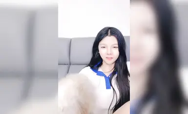 2025年2月新人，正宗饅頭逼，【06妹妹】，極品名器，高顏值美少女，好肥美的鮑魚，還是個人工白虎 (4)