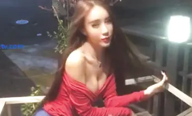 [2025년 신규 스트리밍 유출] 수백만 팬을 보유한 배우, 모델, 인터넷 연예인 [멍샤오이] 복지 뷰 유출, 스폰서의 암캐, 닭고기 먹고 섹스 표현 (9)