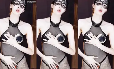 网易CC骚主播【白妖妖】土豪万元定制骚舞。大胆露逼，道具自慰(18)