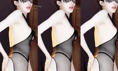 Penasihat seksi NetEase CC [Bai Yaoyao] memperibadikan tarian seksi untuk hartawan dengan harga puluhan ribu yuan. Dedahkan faraj anda dengan berani dan melancap dengan prop (18)