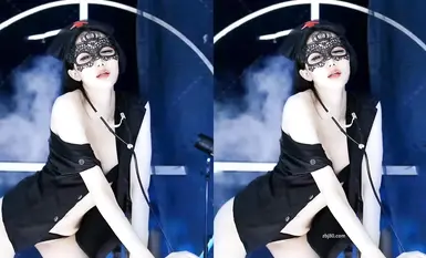 网易CC骚主播【白妖妖】土豪万元定制骚舞。大胆露逼，道具自慰(3)